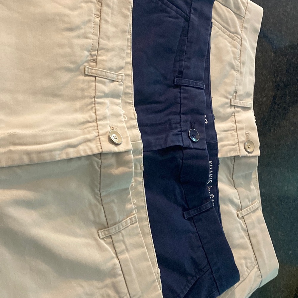 Gap 100% cotton 9” shorts. Khaki